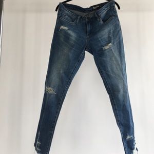 [BLANKNYC] crop girlfriend jean